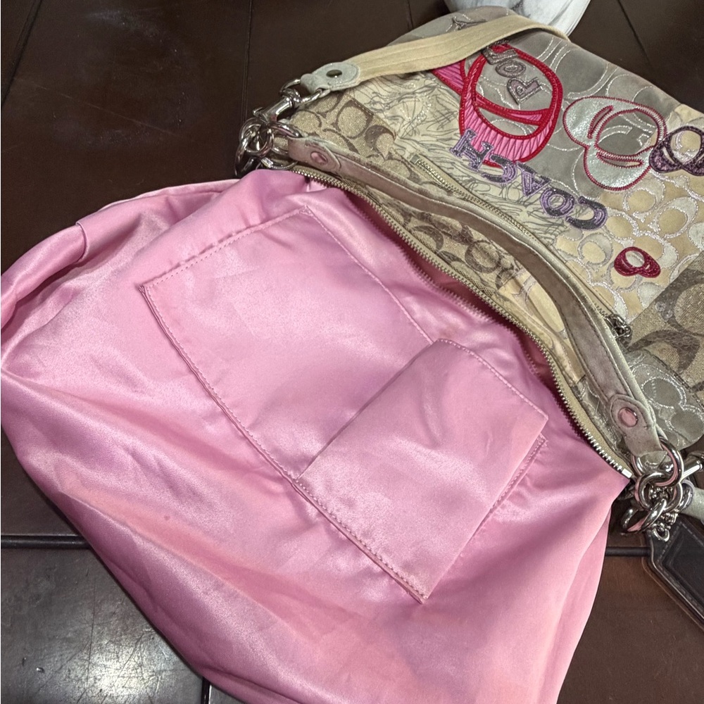 Coach Poppy Limited Edition ‘Heart bag’ 2- hang tags - Picture 6 of 17